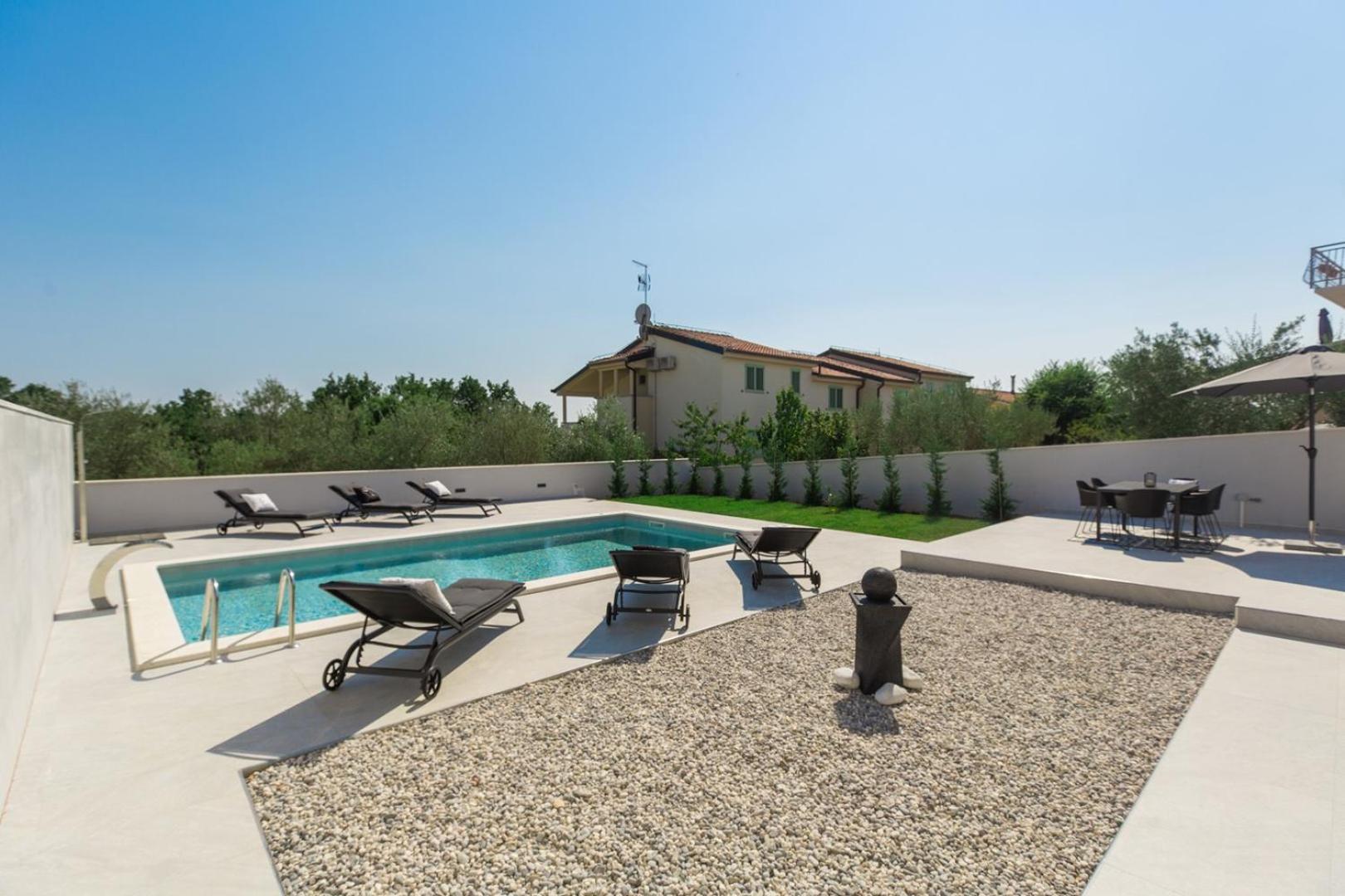 Villa Grey Fuskulin
